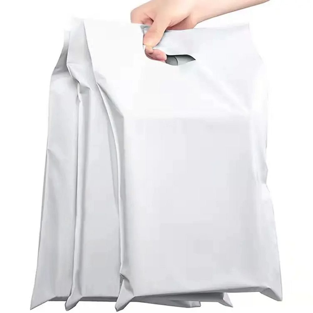 Fóliás futártasak fogantyúval 400 x 500 mm + 70 mm fogantyú RC091 50 db fehér