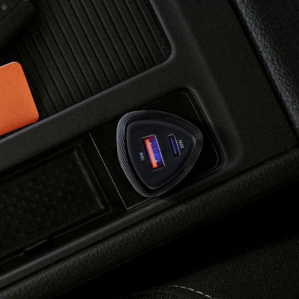 Ładowarka samochodowa Forcell F-Energy Carbon USB C + USB A QC3.0 PD 3A 38W CC50-1A1C czarna