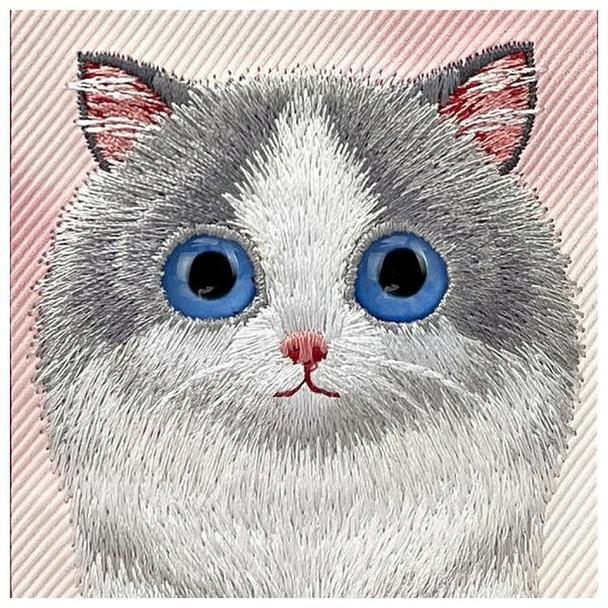 NIMMY futerał BIG EYED PET 2.0 Cat do IPHONE 16 Pro różowy