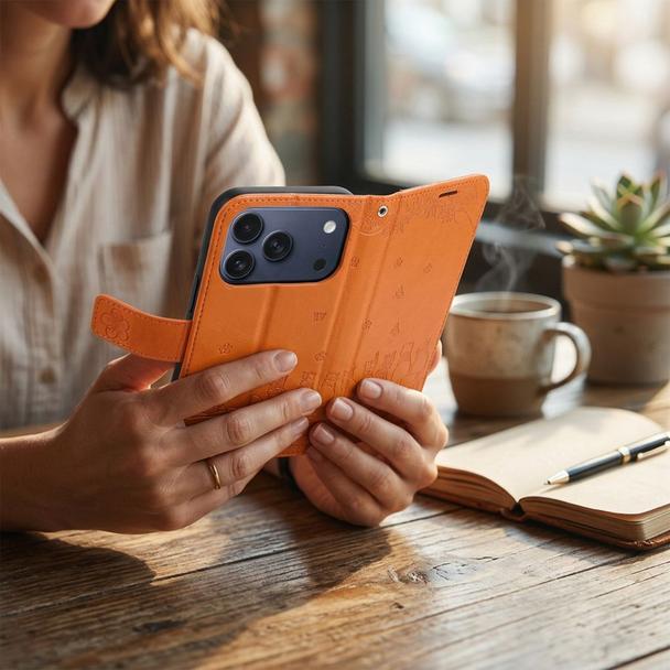 Etui z klapką na iPhone 17 Mezzo Book koty brązowe