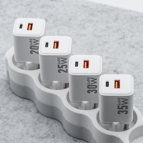 Ładowarka sieciowa do telefonu Forcell F-Energy Mini GaN III USB C + USB A QC4.0 PD 20W VT-35A biała 0INT