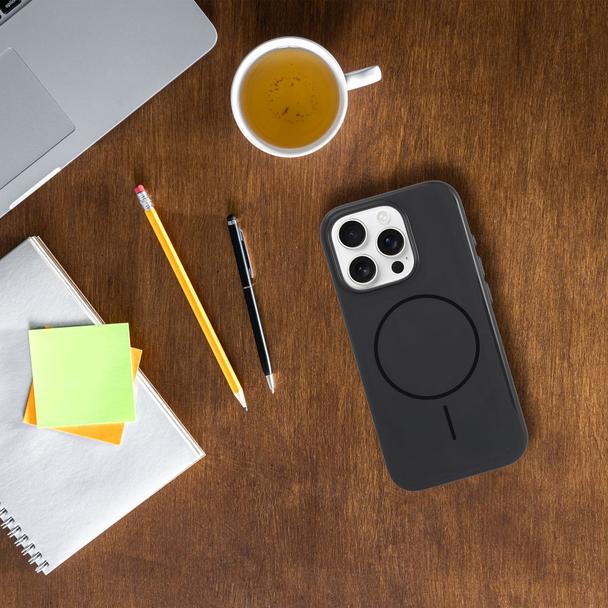 Etui na iPhone 17 Glossy Mag Cover zgodny z MagSafe czarne