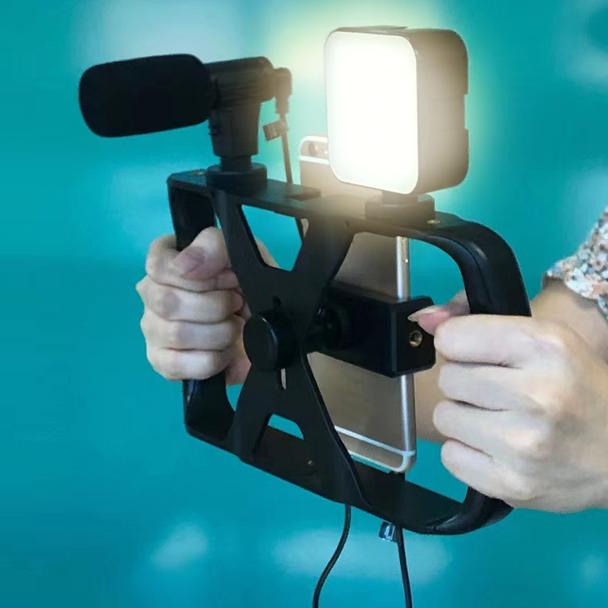 Uchwyt selfie z pilotem bezprzewodowym tripod z LED / mikrofonem do streamów TL-49T czarny