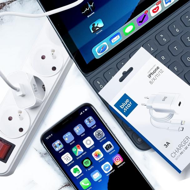 Ładowarka sieciowa do telefonu Blue Star USB C QC3.0 PD 3A 18W + kabel USB C do Lightning TFK-TC-1099C biała