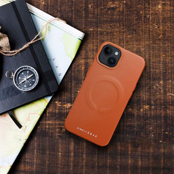 ROAR futerał LEATHER MAG kompatybilny z MagSafe do IPHONE 13 Pro Brązowy