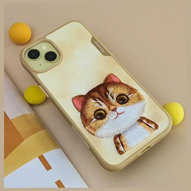 NIMMY futerał BIG EYED PET 2.0 Cat do IPHONE 15 Pro khaki