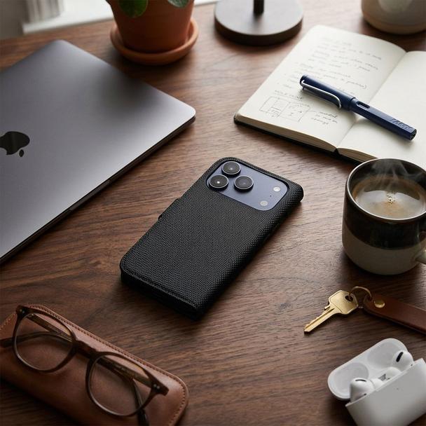 Etui z klapką na iPhone 17 antykradzieżowe 4Card RFID tech fabric czarne