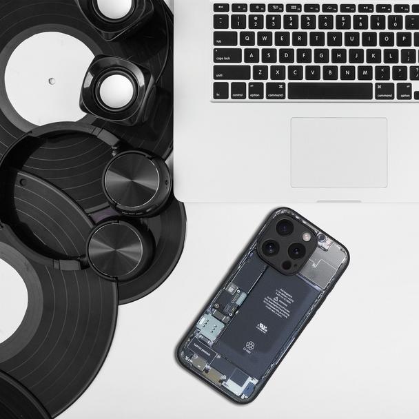 Futerał do iPhone 15 PRO Tech wzór 2