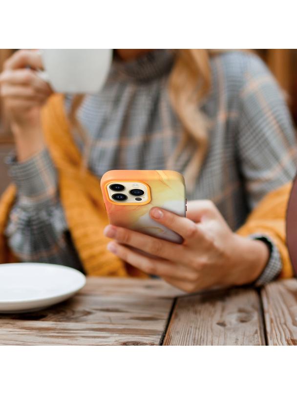 Futerał LEATHER MAG COVER kompatybilny z MagSafe do IPHONE 14 Plus orange splash