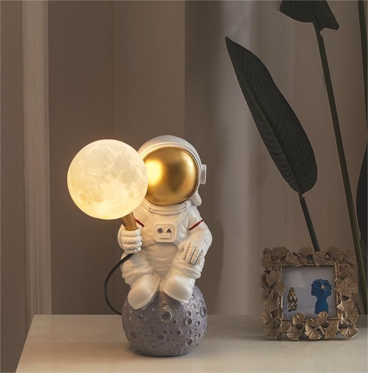 Lampka nocna ASTRONAUTA Art Deco siedzący (wzór 4) AMTL
