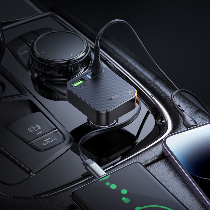 Hoco autós töltő behúzható kábellel, 2 x USB-C + USB-A, QC, PD, 65 W, NZ18, fekete