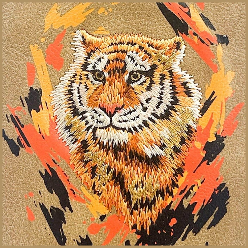 NIMMY futerał TYGRYS kompatybilny z MagSafe do IPHONE 16 Pro jasno brązowy