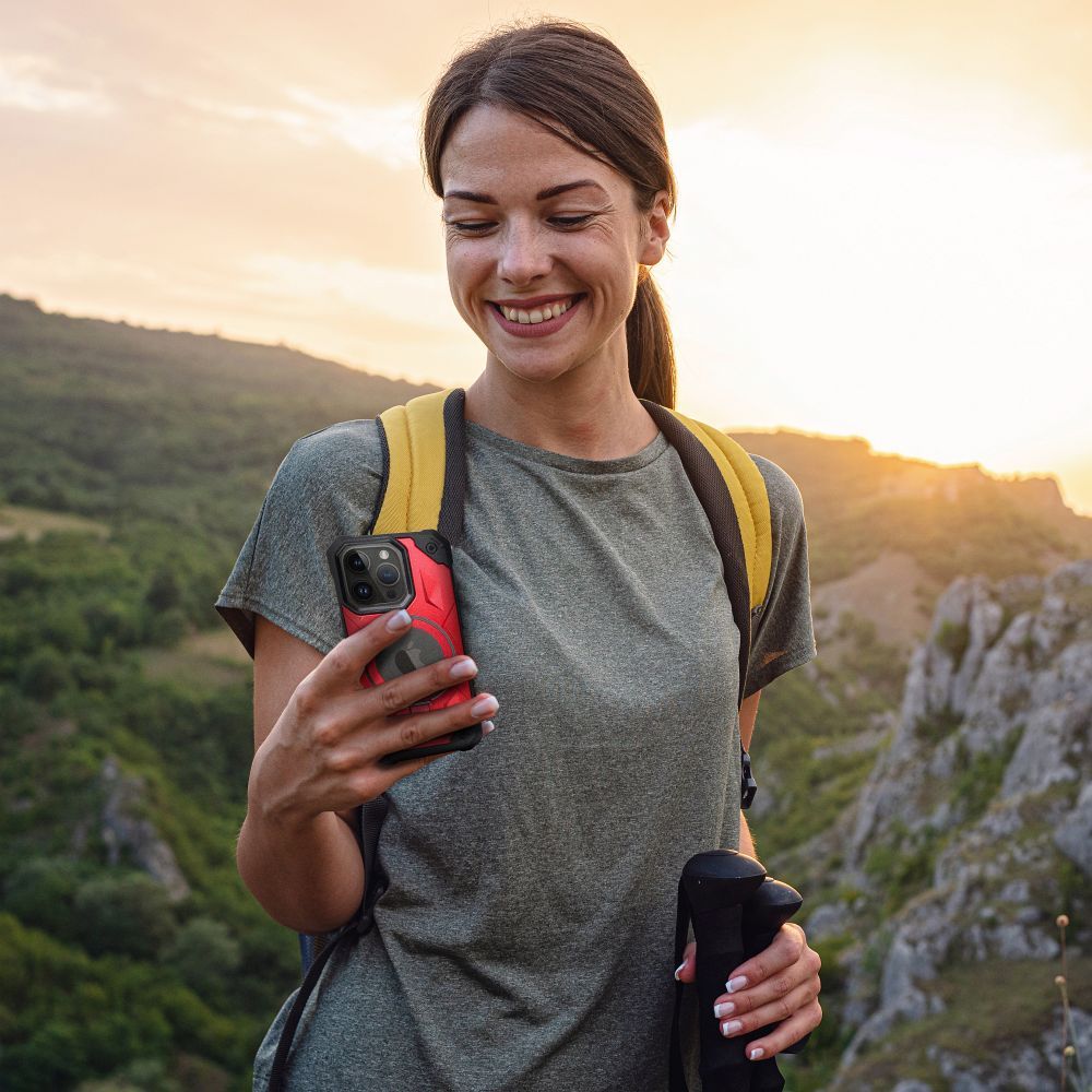Futerał ARMOR MAG COVER kompatybilny z MagSafe do IPHONE 15 Plus czerwony